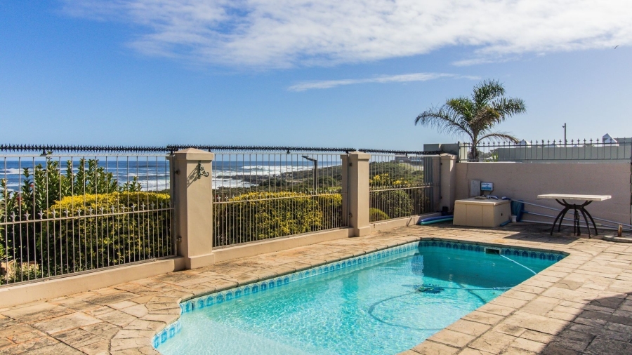 5 Bedroom Property for Sale in Sandbaai Western Cape